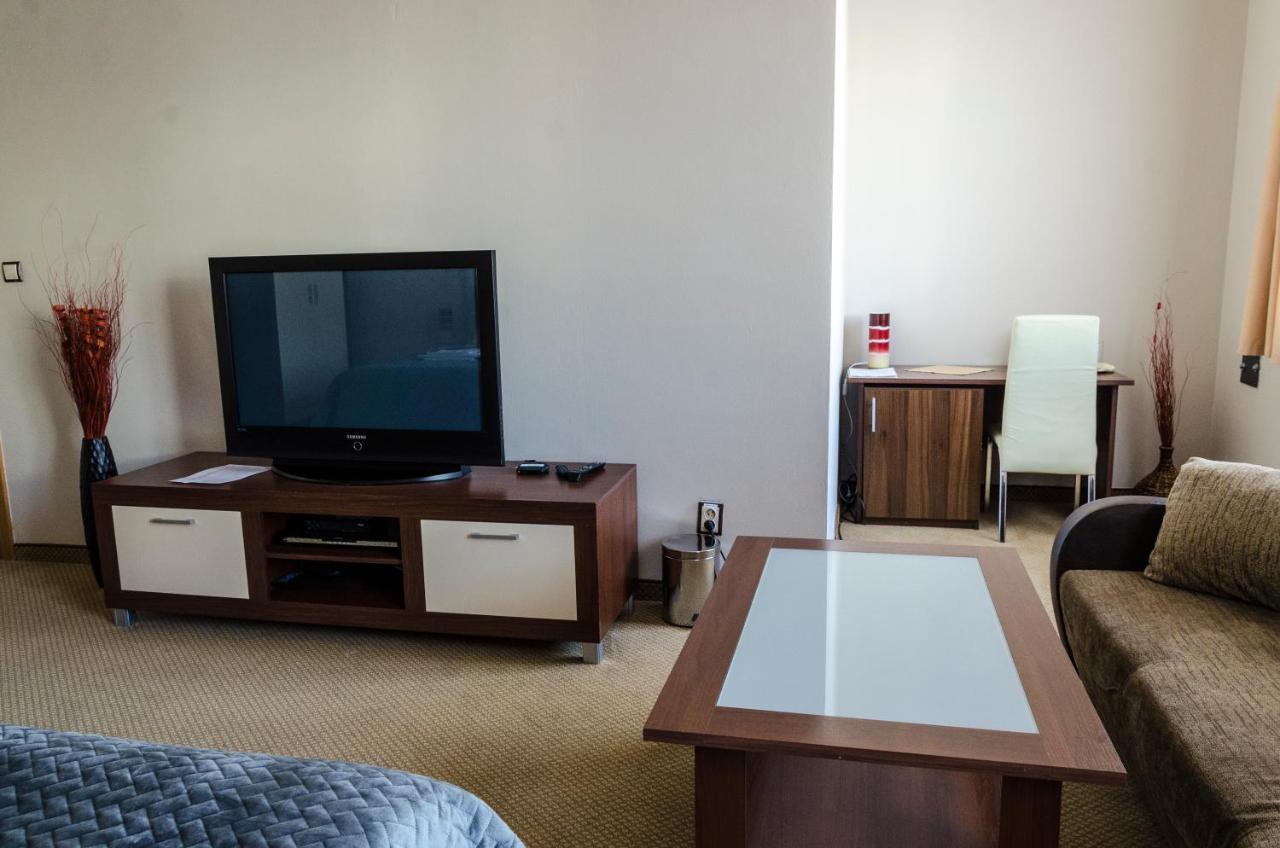 Hotel Rokoko Košice Buitenkant foto